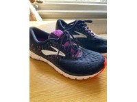 brooks trainers sale uk